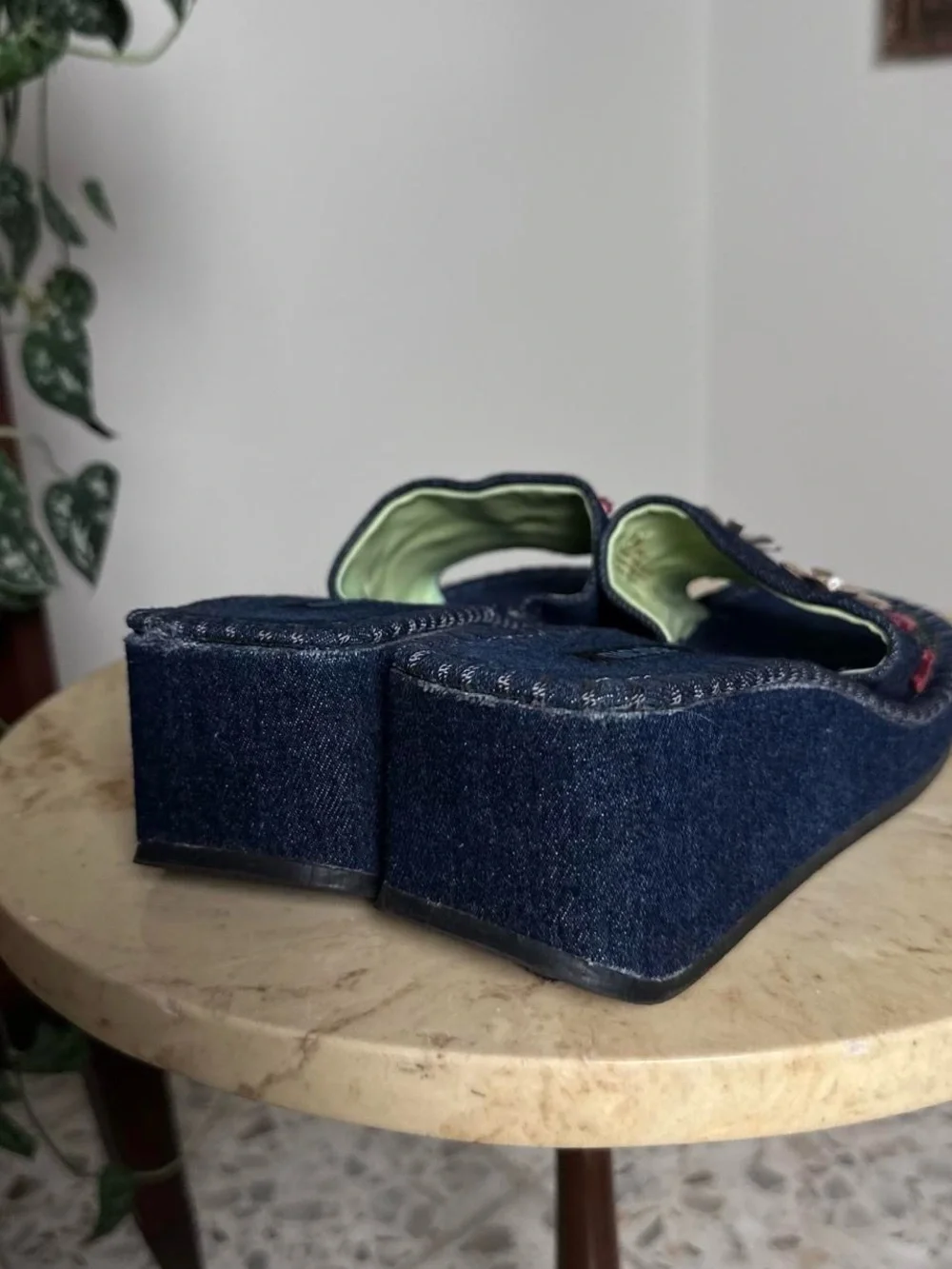 Nicole Miller navy denim wedge sandals with embroidered floral design Size 8.5